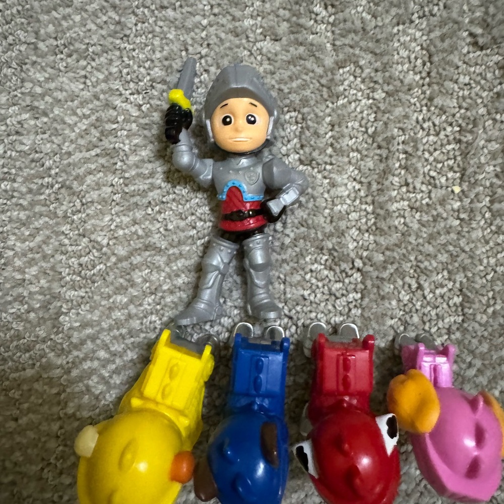 Paw Patrol Knight Figures